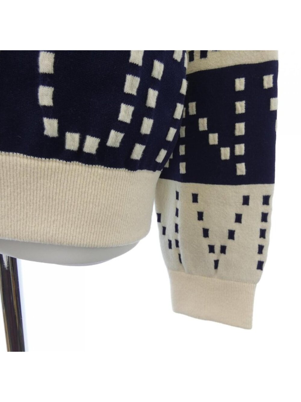 Louis Vuitton Knit Sweater - Picture 6 of 6